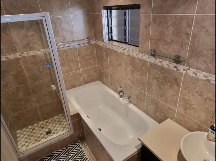 To Let 1 Bedroom Property for Rent in Table View Western Cape